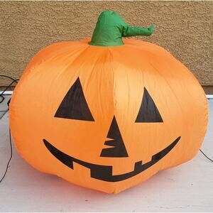 Inflatable Pumpkin Yikes in the Yard 32.2 in x 32.2 in x 25.5. Tested. Works.
